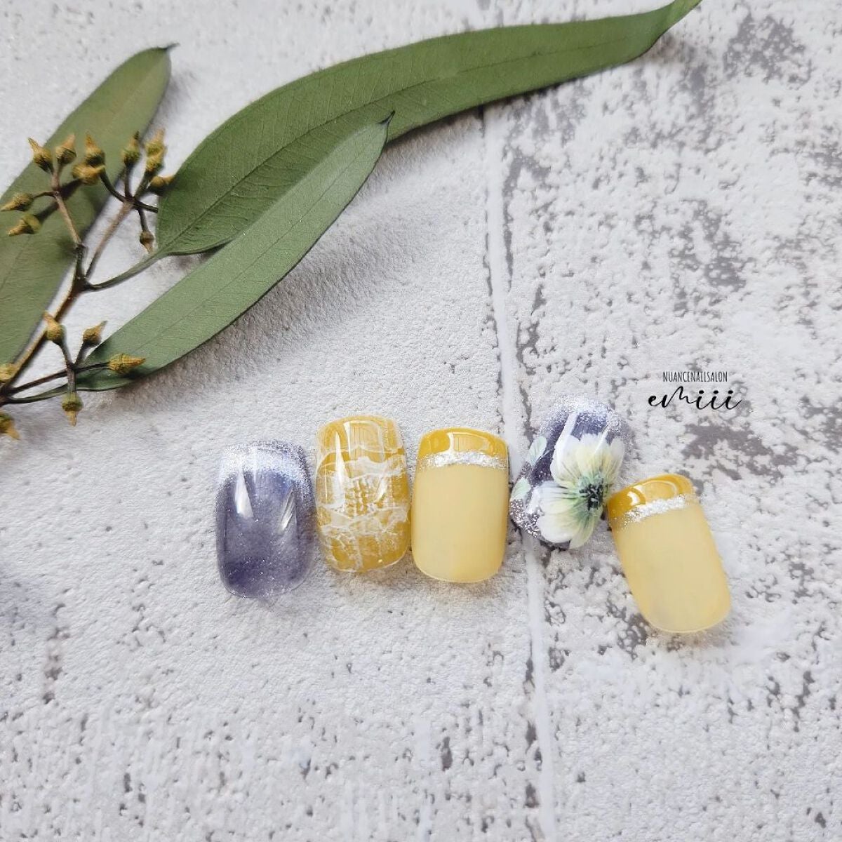 e_nails//フォロバ◎//ネイルとコスメ好きママ on LIPS 「フラワーアート&マグネットネイル⿻*.·┈◍◍┈⿻*.·実はイ..」(2枚目)