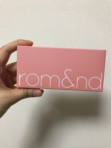 rom&nd ベターザンパレット03ROSEBUD GARDEN

気になっていたrom&ndのパレット買ってしまった～！

🙆‍♀️使いやすい色ばかり！
🙆‍♀️普段のメイクから、休日のおめかしメイク