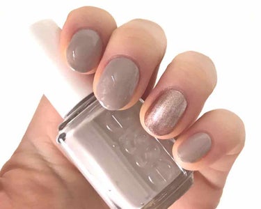 essie  カラー&ケア  ネイルポリッシュ 1078
ORLY ネイルラッカー <レイジ> 
ADDICTION ザ トップコート 001
NAIL HOLIC ベースコート SP 031

甘皮処