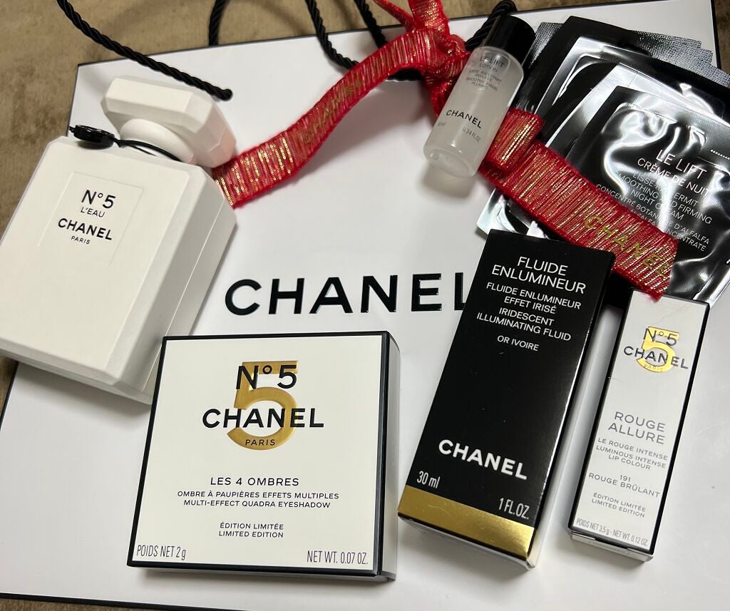 シャネル N°5 ロー オードゥ トワレット (ヴァポリザター) 100ml シャネル N°5 ロー オードゥ トワレット (ヴァポリザター) 100ml