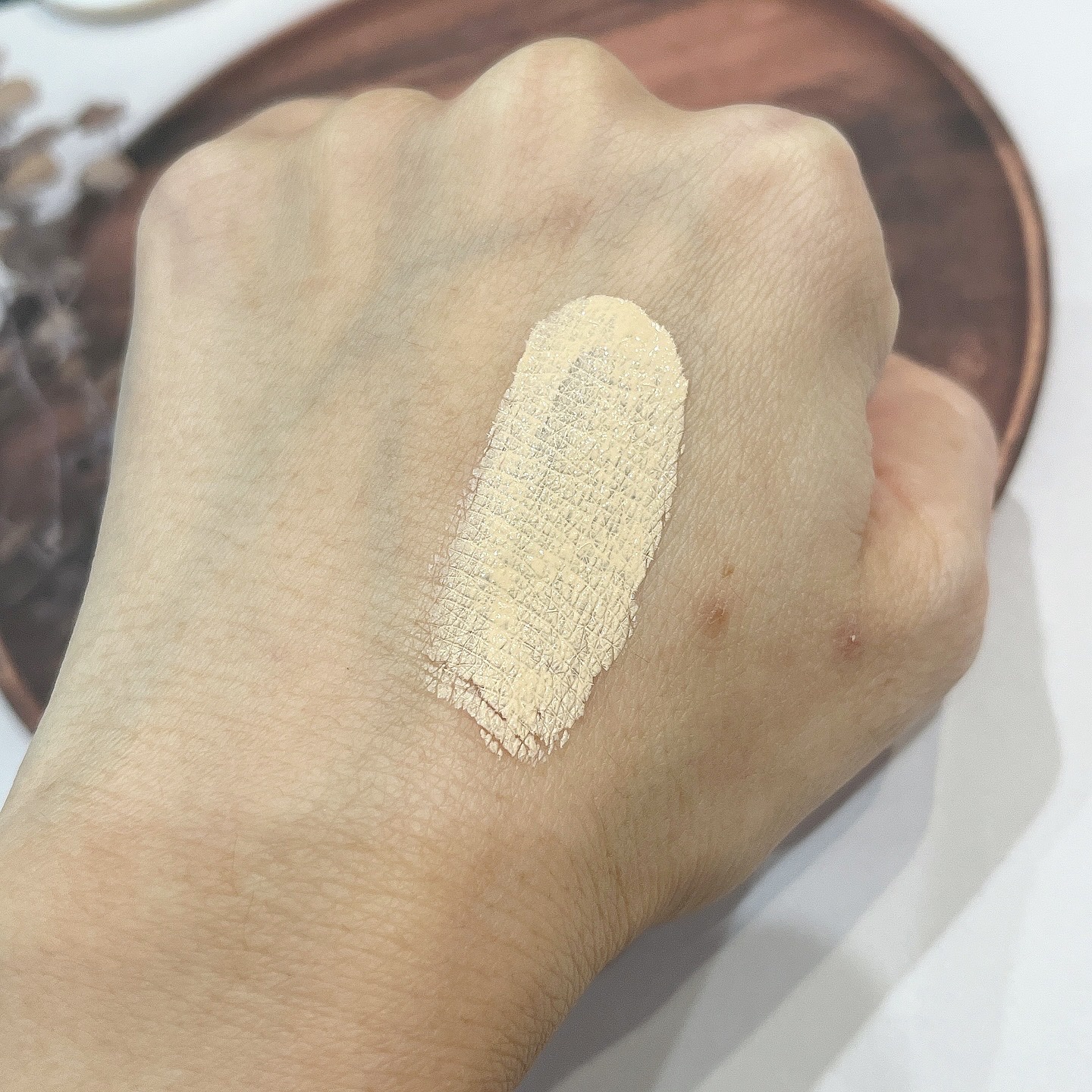 フィクシングヌードフィットクッション #2W ウォームアイボリー/too cool for school/クッションファンデーションを使ったクチコミ（3枚目）