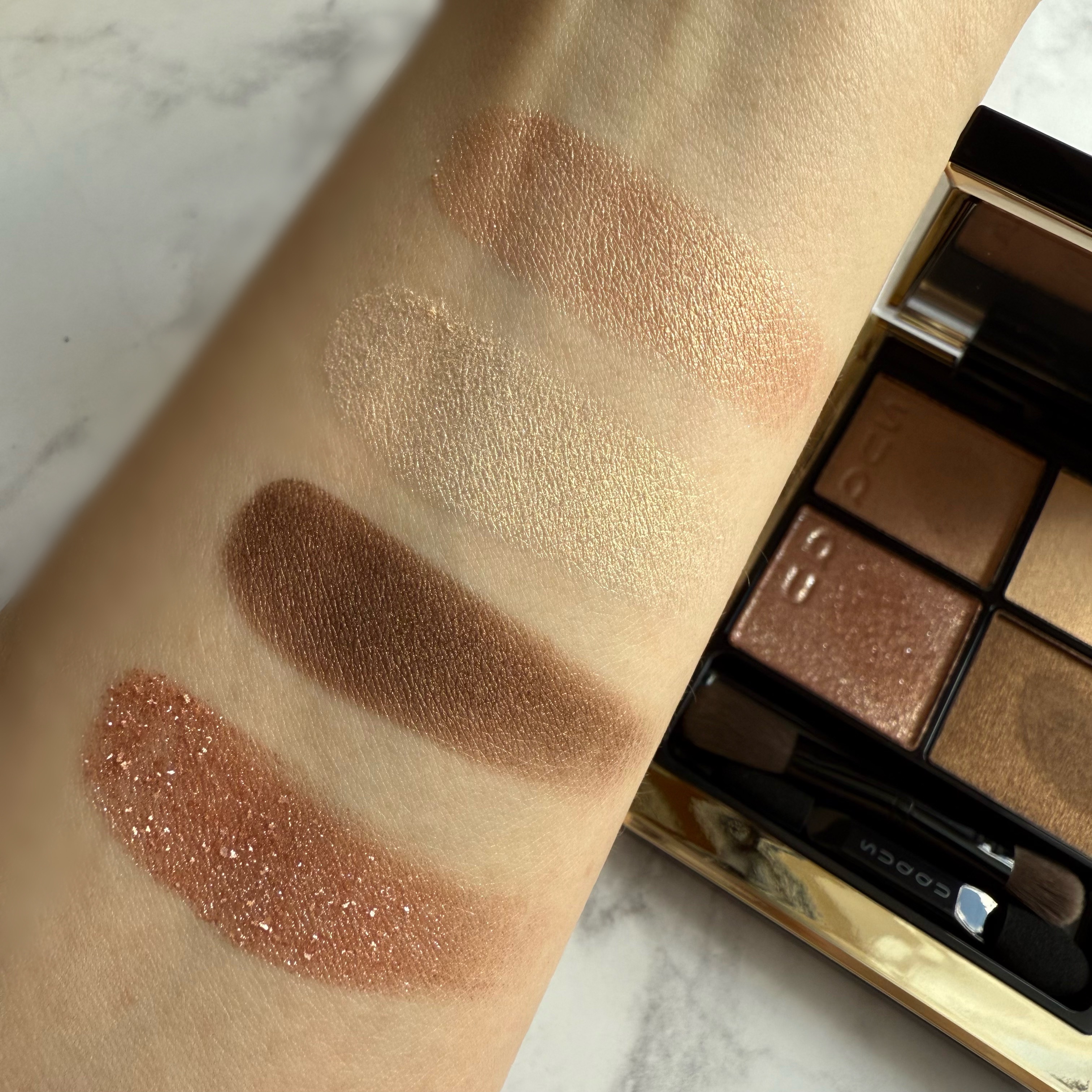 シグニチャー カラー アイズ/SUQQU/アイシャドウパレットを使ったクチコミ（3枚目）