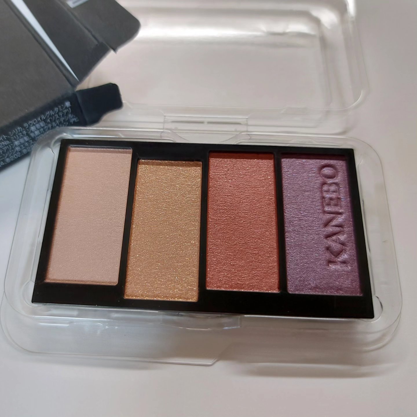 カラードシャドウ/KANEBO/アイシャドウパレットを使ったクチコミ（1枚目）