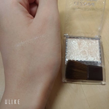 パールグロウハイライト/CEZANNE/パウダーハイライトを使ったクチコミ(4枚目)