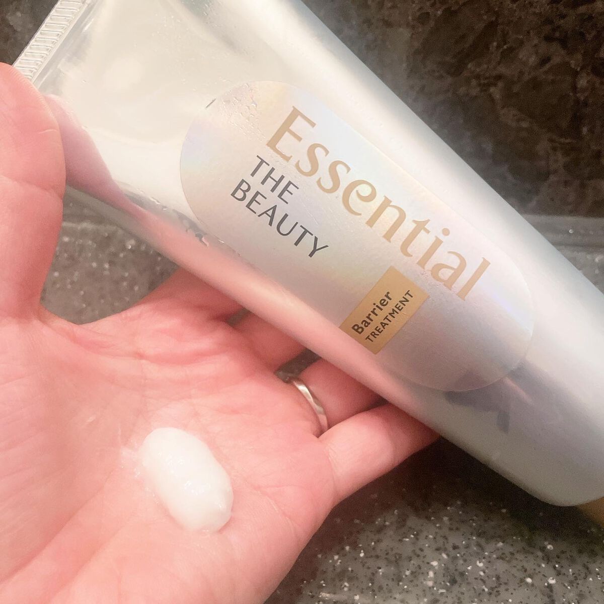 髪のキメ美容バリアトリートメント/エッセンシャル/洗い流すヘアトリートメントを使ったクチコミ(3枚目)