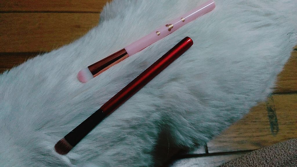 春姫 アイシャドウブラシ/DAISO/メイクブラシを使ったクチコミ(1枚目)