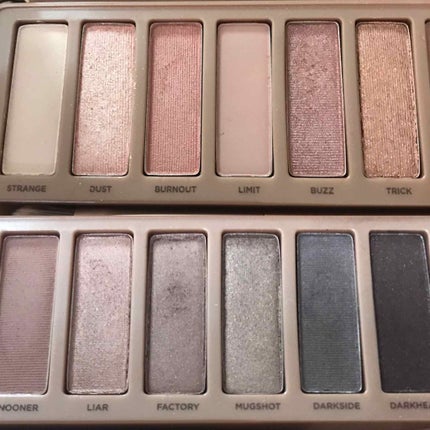 アーバンディケイ NAKED3 パレットのクチコミ「今回はアーバンディケイ のネイキッド3のスウォッチ&レビューをしていきたいと思います!!
.....」(3枚目)