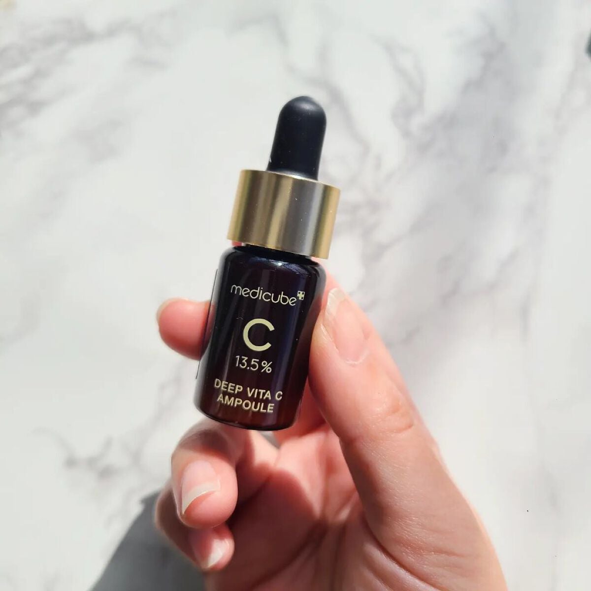 ディープビタCアンプル/MEDICUBE/美容液を使ったクチコミ(2枚目)