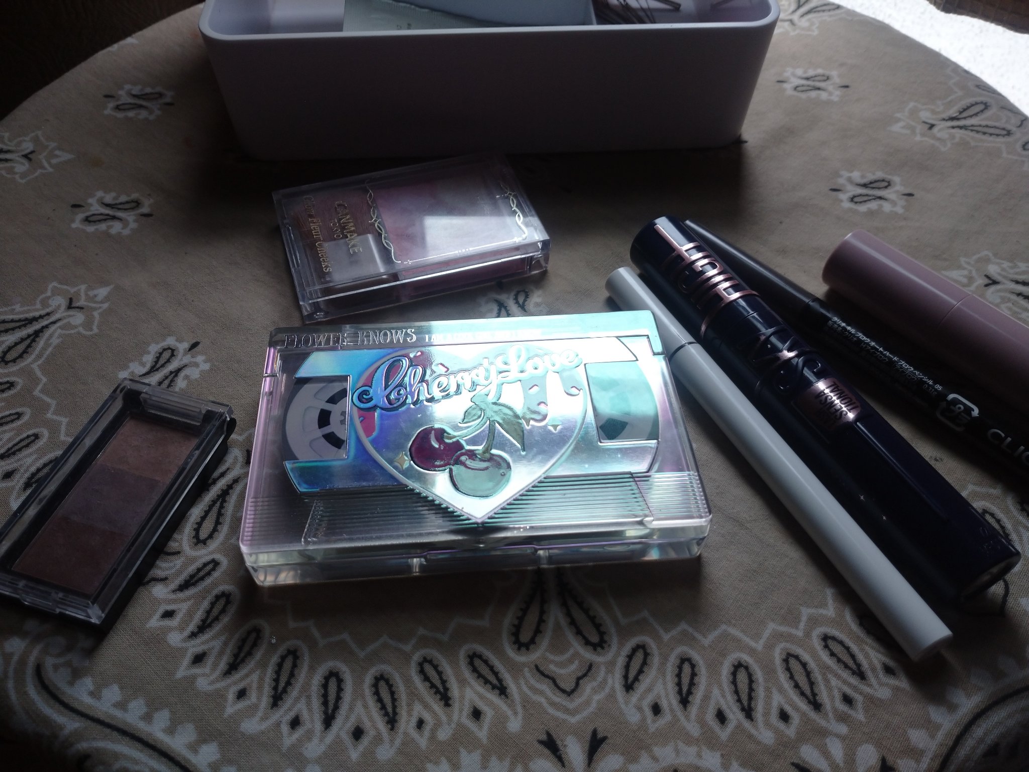 エアリータッチ UVエッセンスベース/クラブ/化粧下地を使ったクチコミ（2枚目）