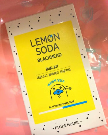 LEMON SODA BLACK HEAD

エチュードハウスで少し気になってかった
のですが良かったです！

二枚シートが入っていて、
1枚目は白い脂肪を出すやつで
つけたらシートに白い脂肪が
ついて