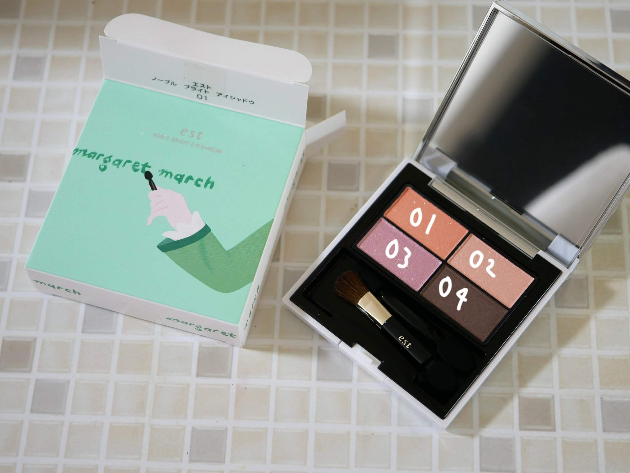 est エスト ノーブル ブライト アイシャドウのクチコミ「
エスト ノーブル ブライト アイシャドウ
数量限定

優しく引き込まれるような洗練された目元.....」（2枚目）