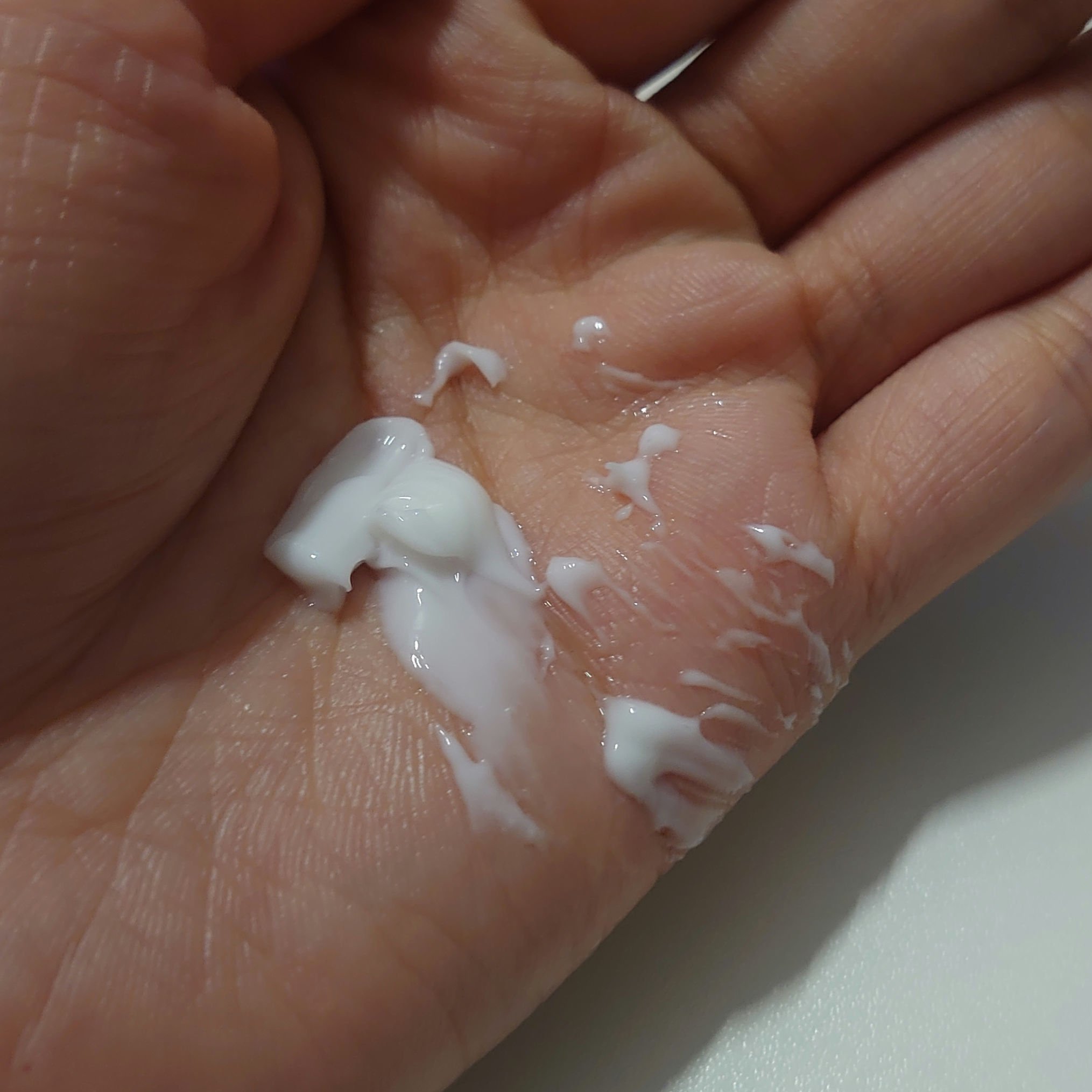 Derma:B ムードナラティブハンドクリームのクチコミ「1度は体感してほしい！
香りが変わるハンドクリーム🫶

■Derma:B
ムードナラティブハン.....」（2枚目）