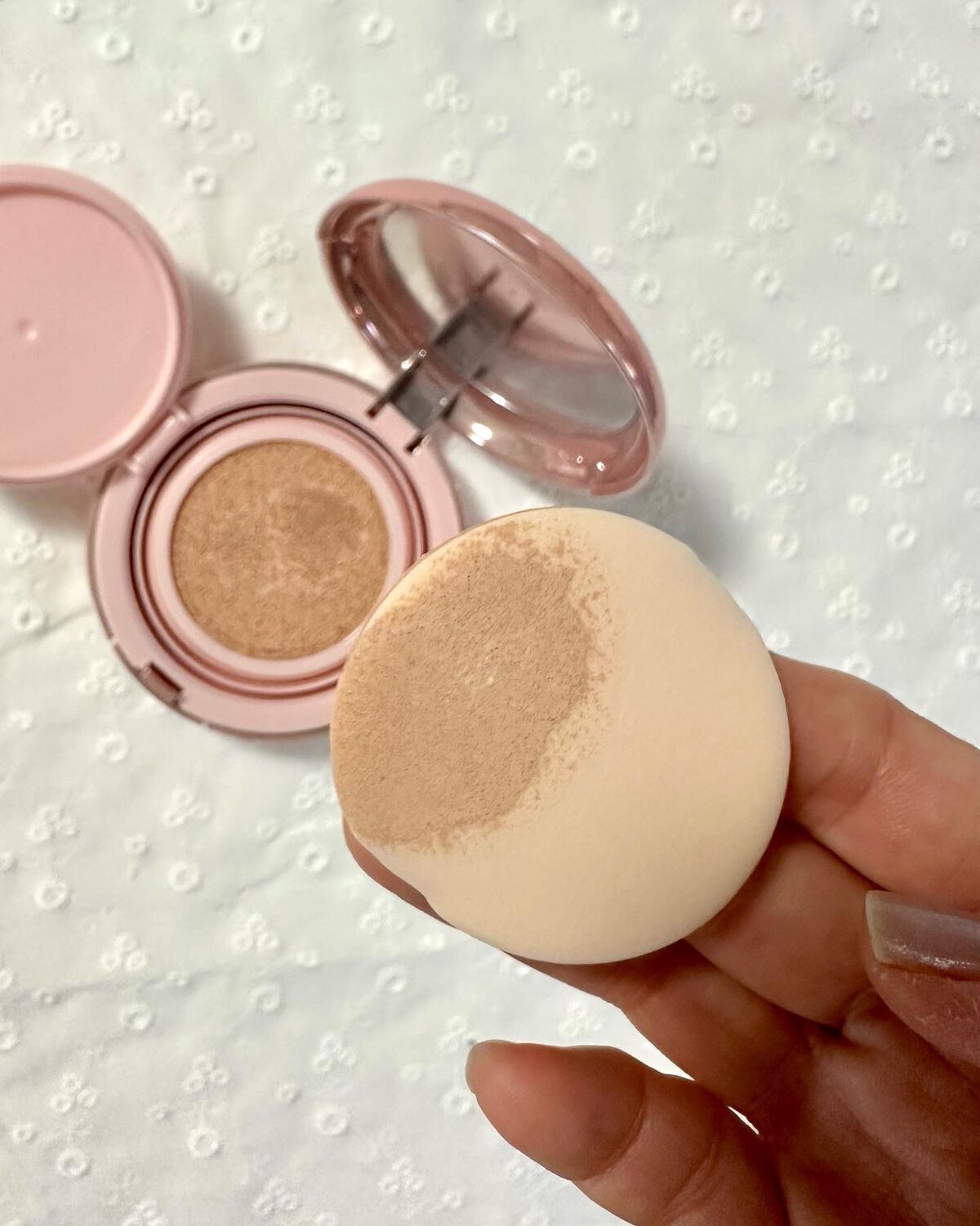 ハイパーカバーフィットクッション ピンク(桜エディション)/APRILSKIN/クッションファンデーションを使ったクチコミ(5枚目)