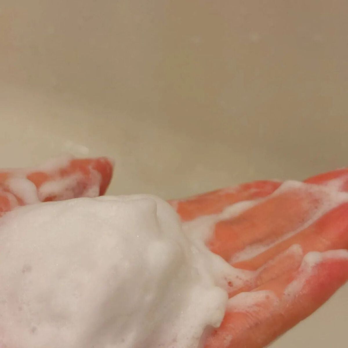 siki on LIPS 「【 SkinCareIsmMilkyPeelSoap 】洗顔石..」(5枚目)