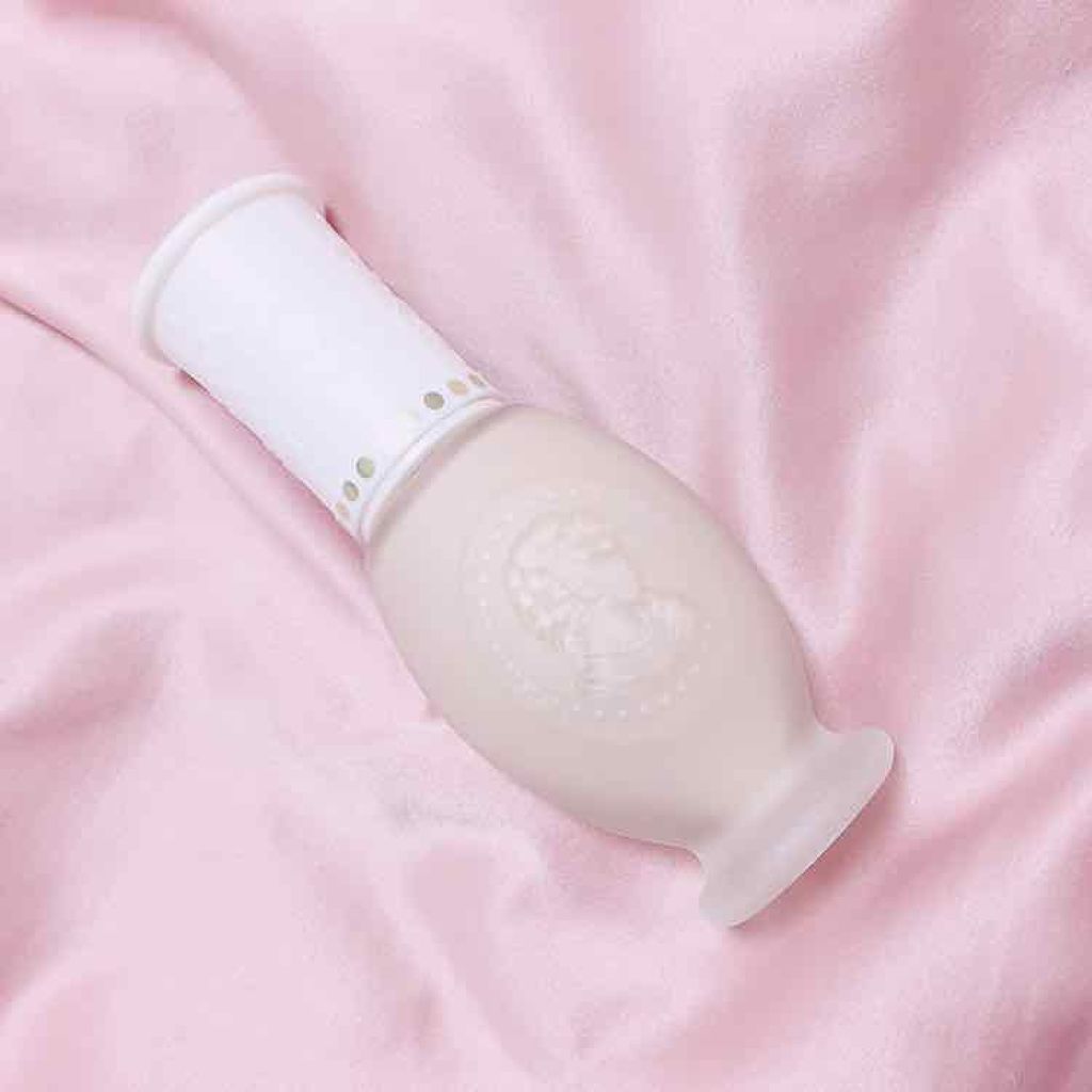 リクイド ファンデーション/レ・メルヴェイユーズ ラデュレ/リキッドファンデーションを使ったクチコミ（1枚目）