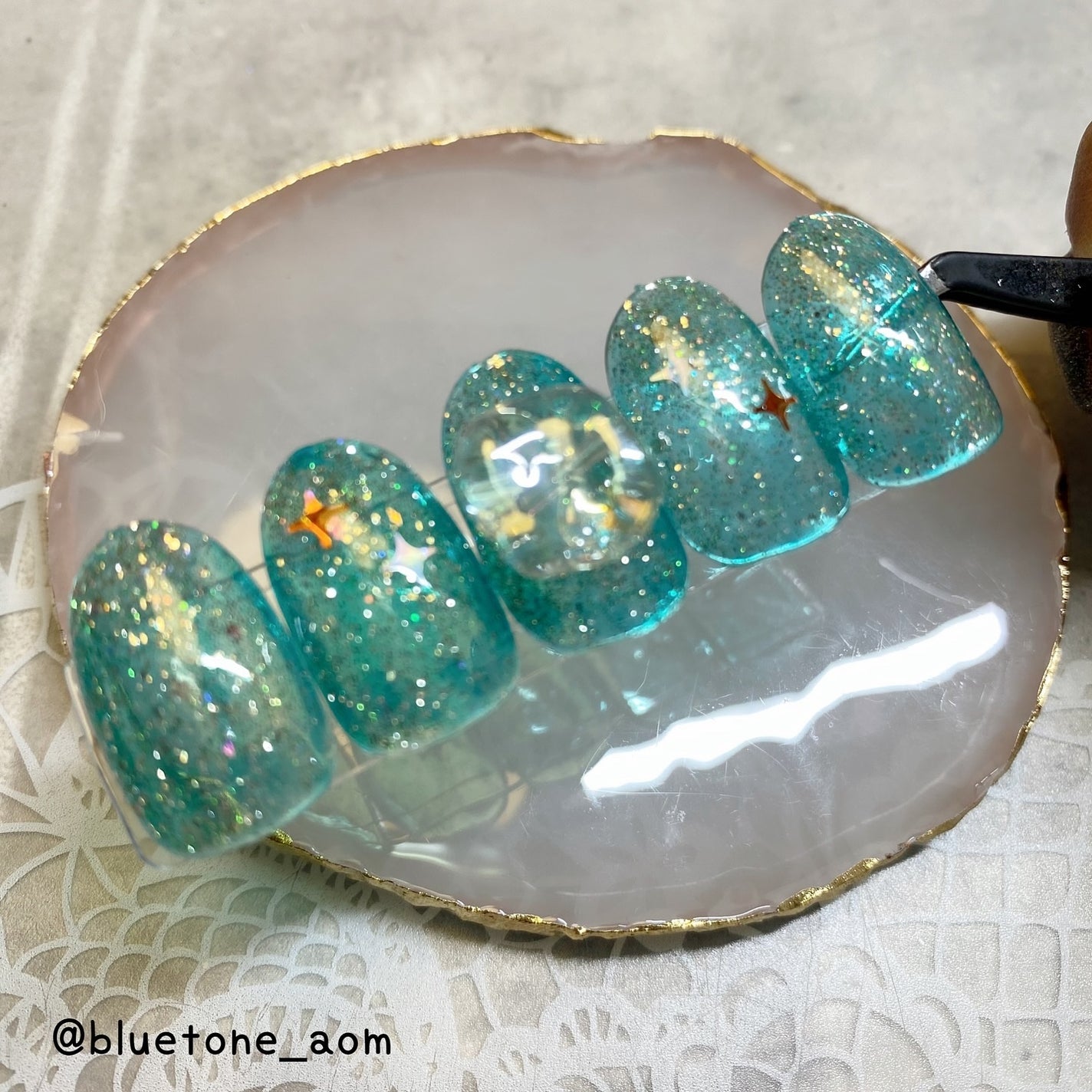 ⋆͛🦖⋆͛aomi on LIPS 「オリジナルフラッシュブルーグリーン×ゴールドでっかい氷みたいな..」(8枚目)