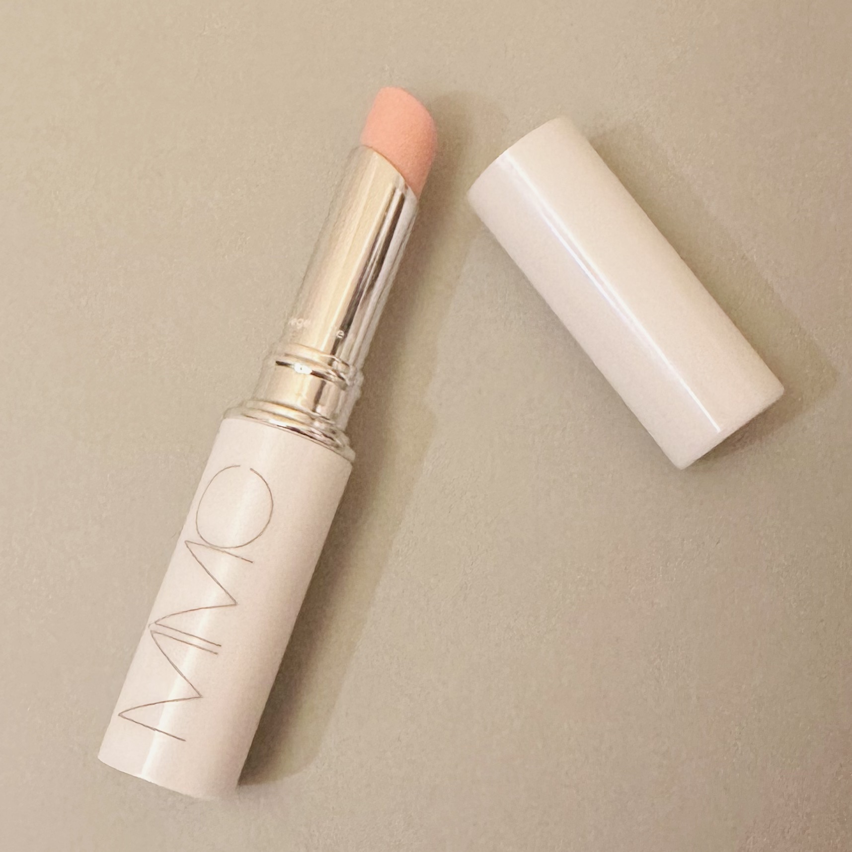 ビオモイスチュアスティック AC&UV 01 ピンクベージュ/MiMC/美容液を使ったクチコミ（2枚目）