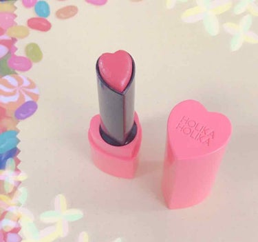 💗ホリカホリカ ハートクラッシュリップスティック メルティング PK04
高発色で持ちがいい。単品で使うと結構マットだから、ツヤ系のリップを重ねてる。スモーキーなピンクブラウン。パッケージが可愛い。

