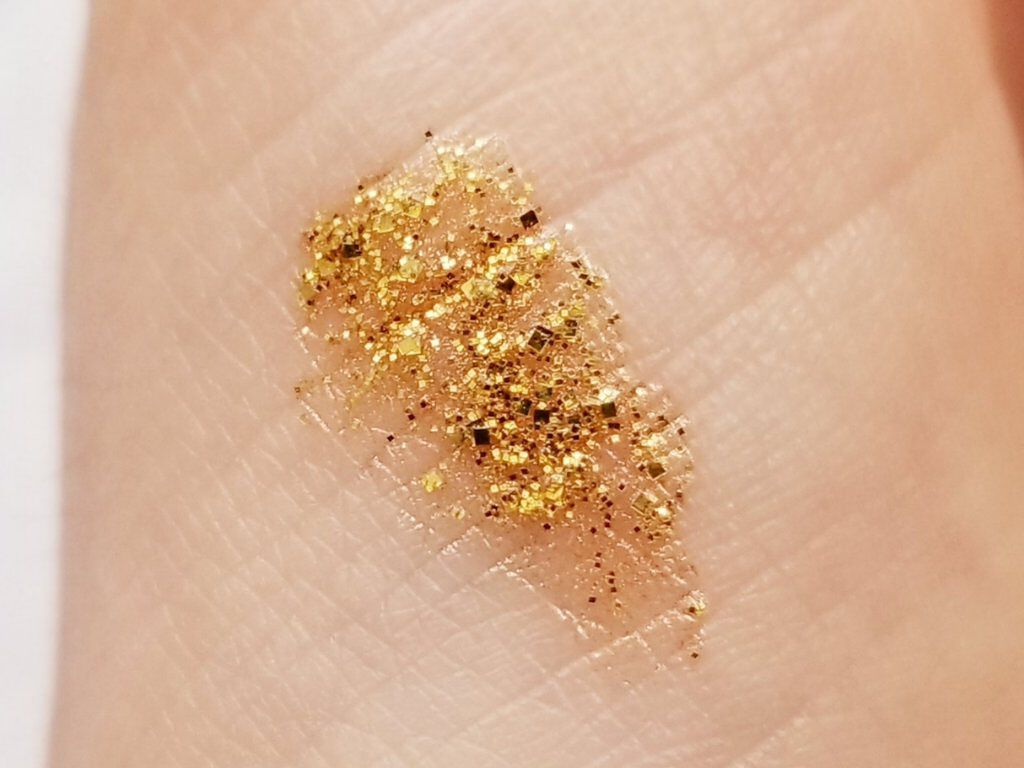 メイクアップカラーバリエーション ラメグリッター/チャコット・コスメティクス/グリッターを使ったクチコミ(3枚目)