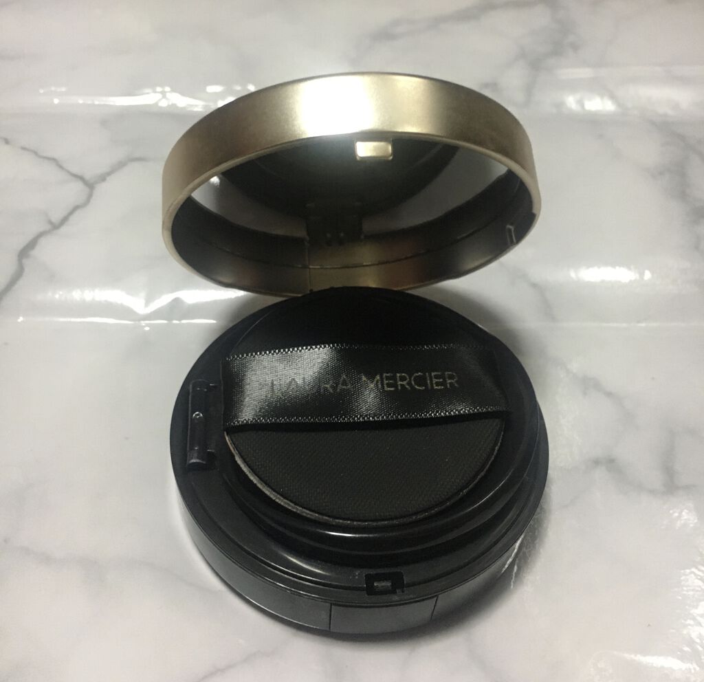 フローレス ルミエール ラディアンス パーフェクティング クッション 1C1/ローラ メルシエ/クッションファンデーションを使ったクチコミ（2枚目）