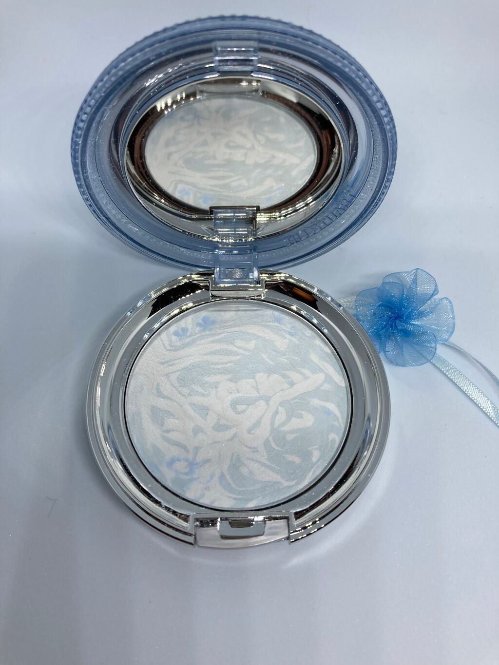 サムシングピュアブルー イノセントフェイスパウダー/JILL STUART/プレストパウダーを使ったクチコミ(2枚目)