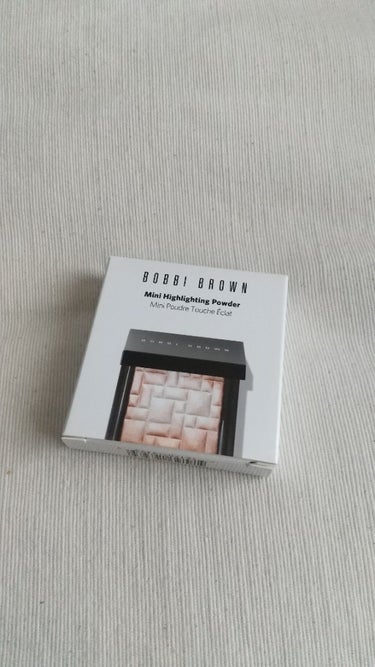 ハイライティング パウダー/BOBBI BROWN/ハイライトを使ったクチコミ（4枚目）