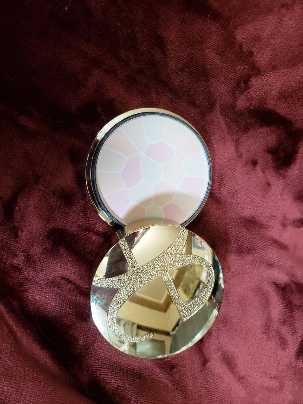 エレガンス ラ プードル オートニュアンス リクスィーズ/Elégance/プレストパウダーを使ったクチコミ（1枚目）