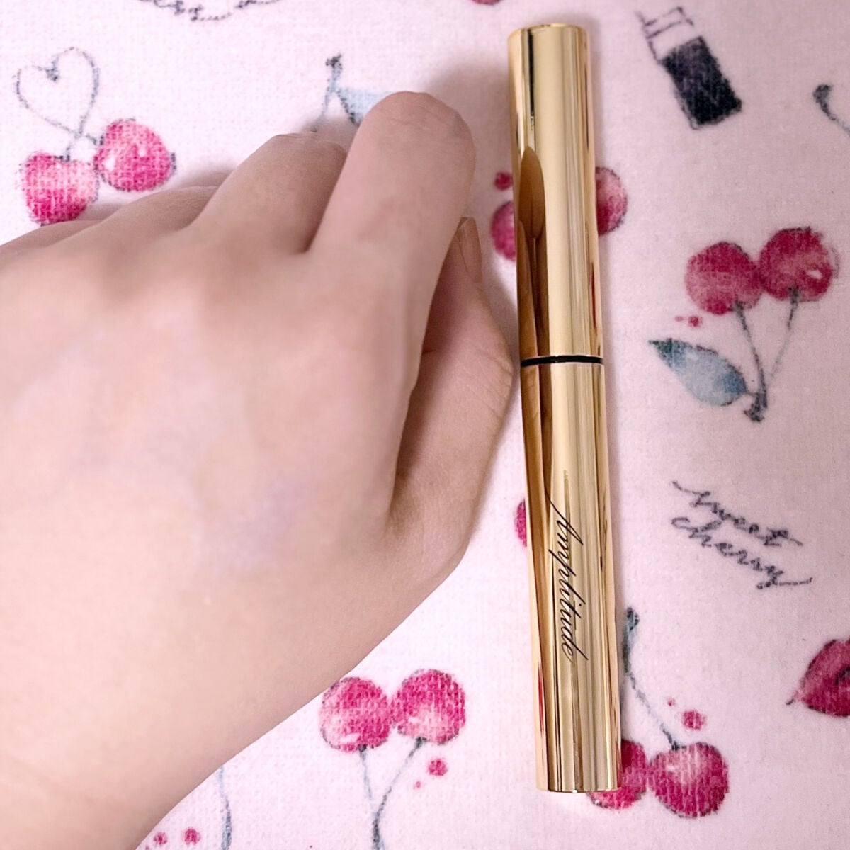 コンスピキュアス チップオンアイズ/Amplitude/単色アイシャドウを使ったクチコミ(2枚目)