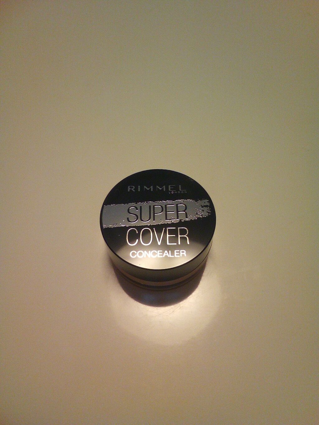 スーパーカバー コンシーラー 001  明るい肌色/リンメル ロンドン/クリームコンシーラーを使ったクチコミ（2枚目）