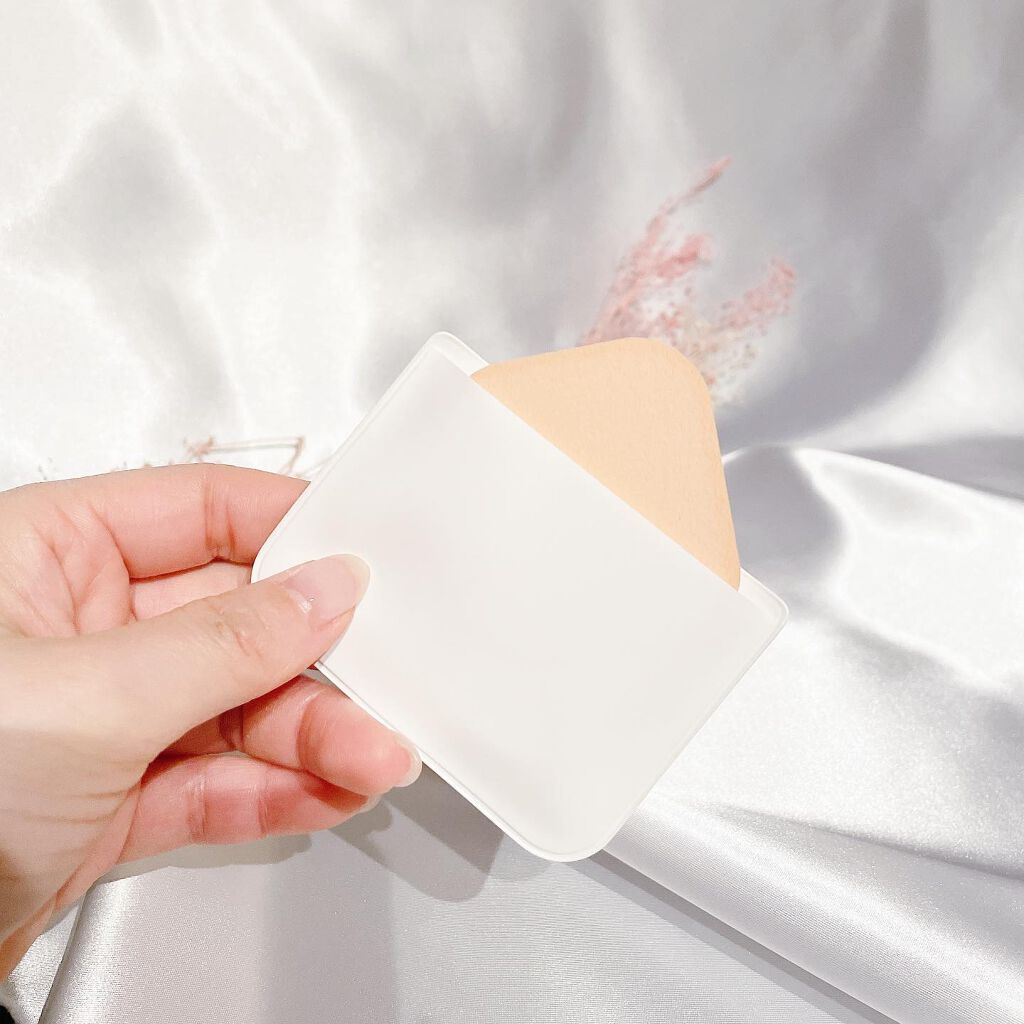 カナ on LIPS 「これ1本でも、下地としても使える、ツヤ肌仕上げのグロウスプレー..」(5枚目)