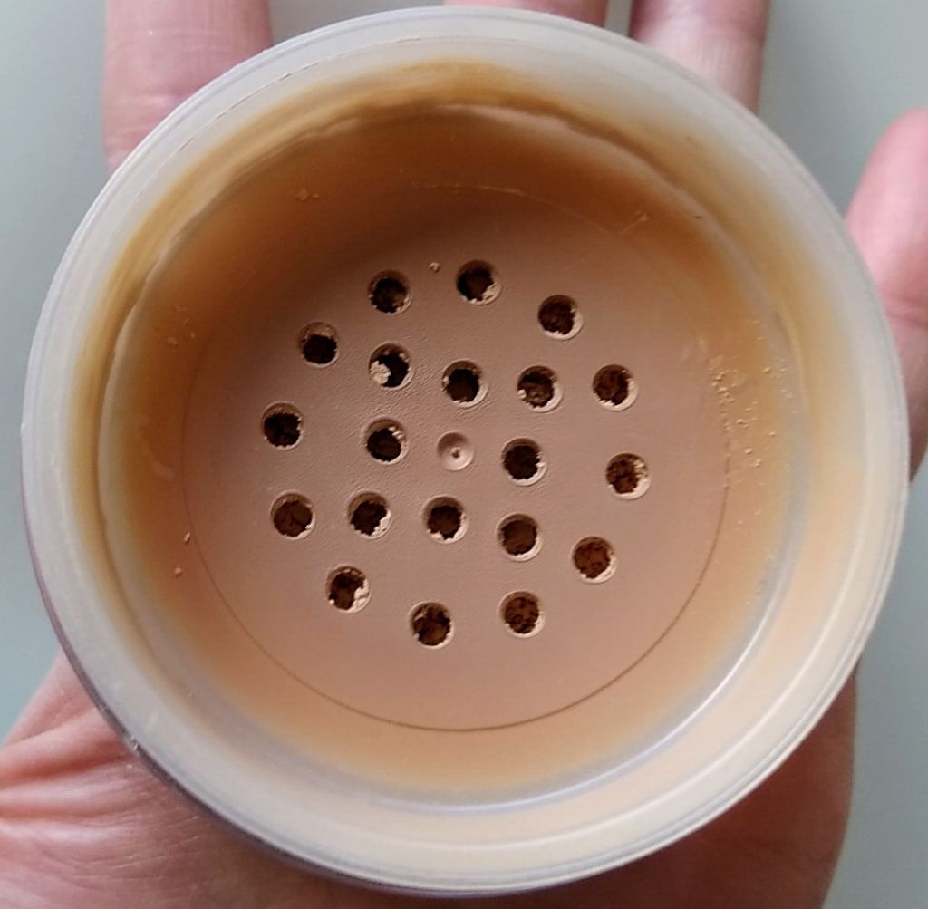 インテグレート ビューティーフィルター ファンデーションのクチコミ「貰いものなので、あまり思い入れも無く、どういうものなのか分からなかったので使うモチベーションも.....」（2枚目）