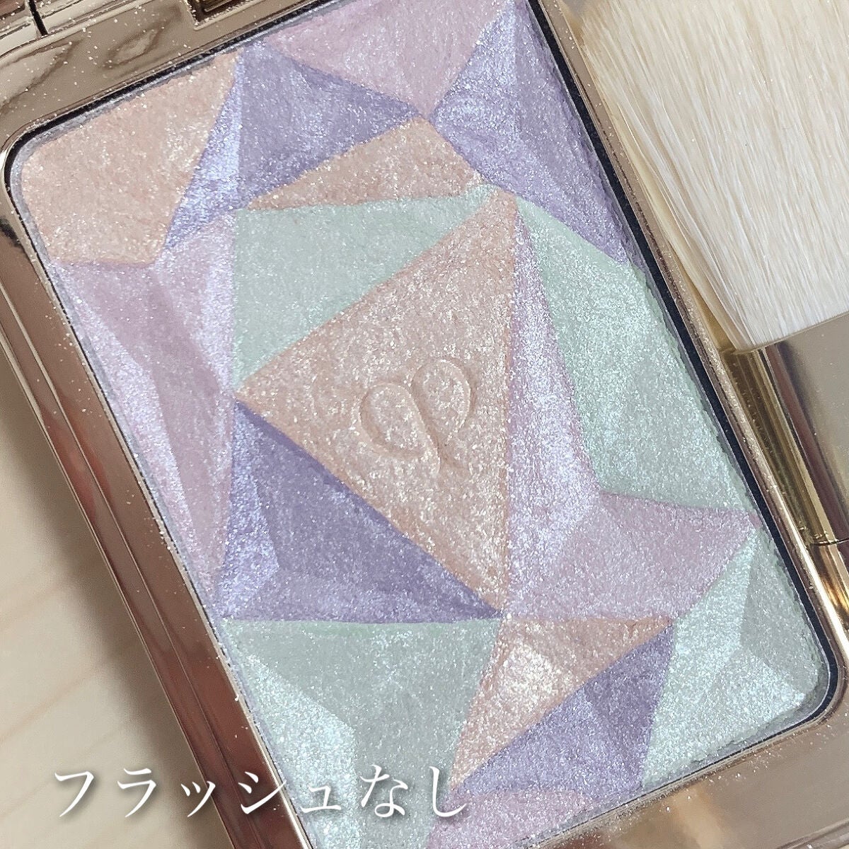 ル・レオスールデクラ /クレ・ド・ポー ボーテ/パウダーハイライトを使ったクチコミ(8枚目)