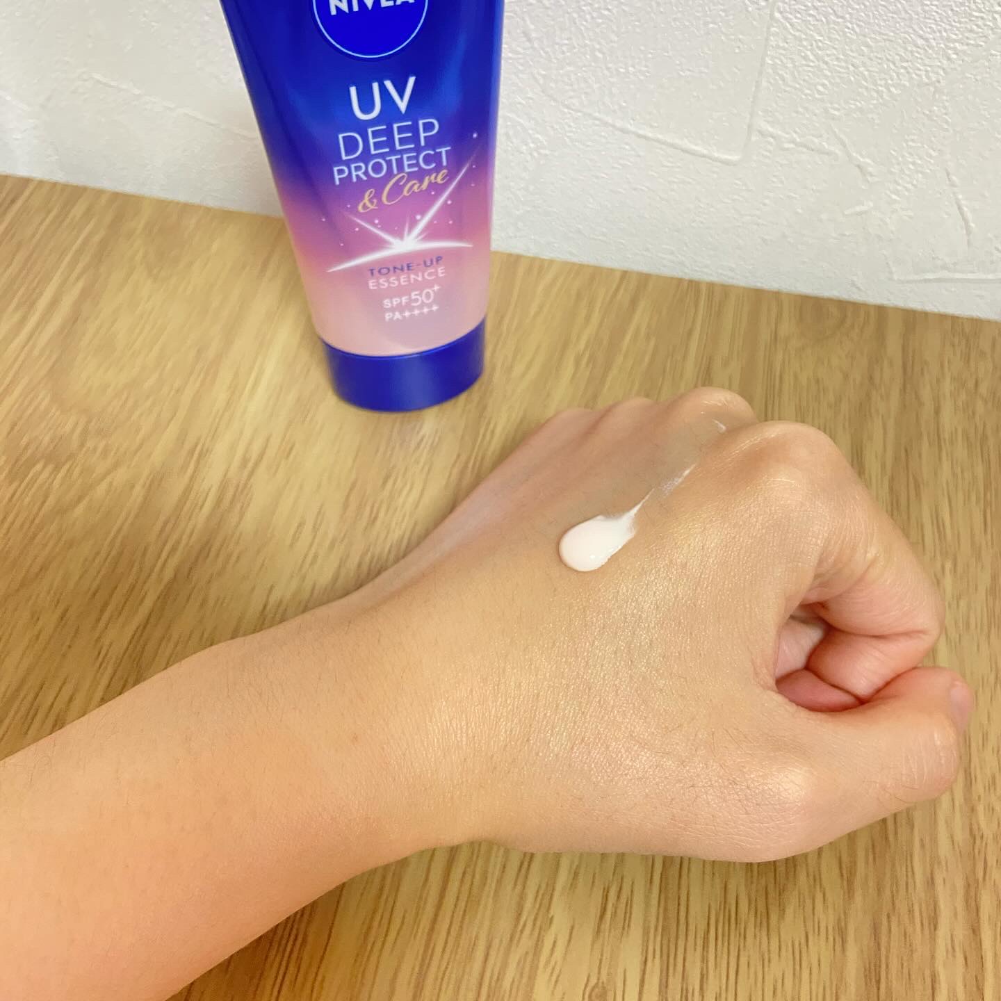 ニベアUV ディープ プロテクト＆ケア トーンアップ エッセンス/ニベア/日焼け止めローションを使ったクチコミ（2枚目）