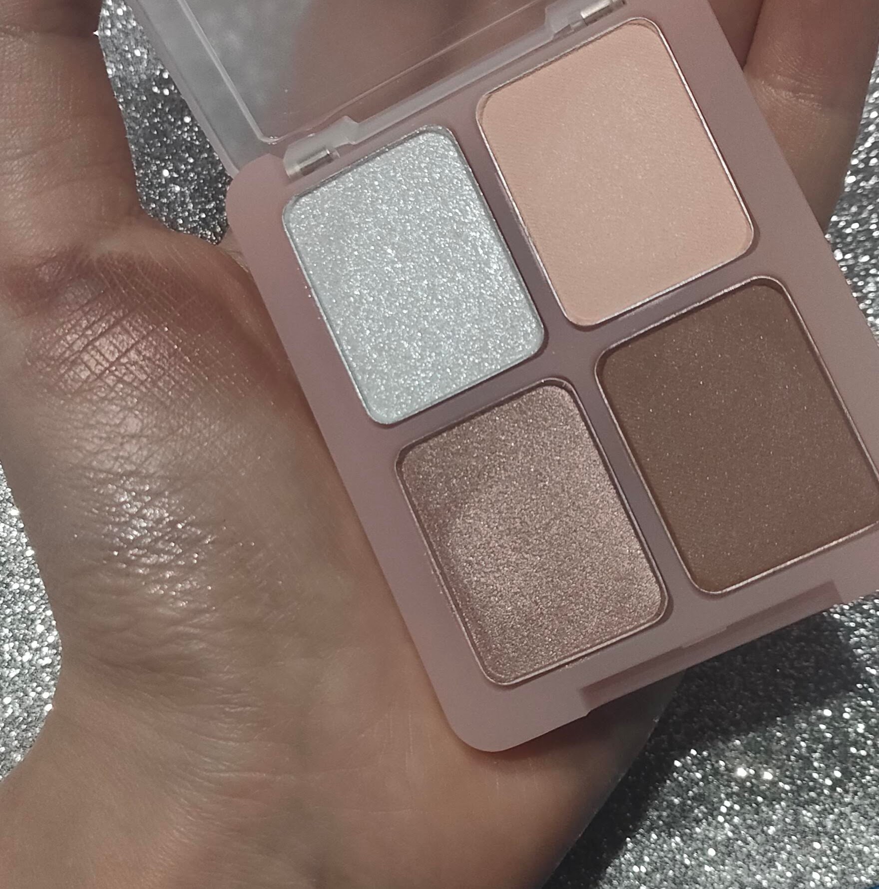  グラム アイ シャドウ スパークリングセピア(SPARKLING SEPIA)/U/CHOO/アイシャドウパレットを使ったクチコミ（3枚目）