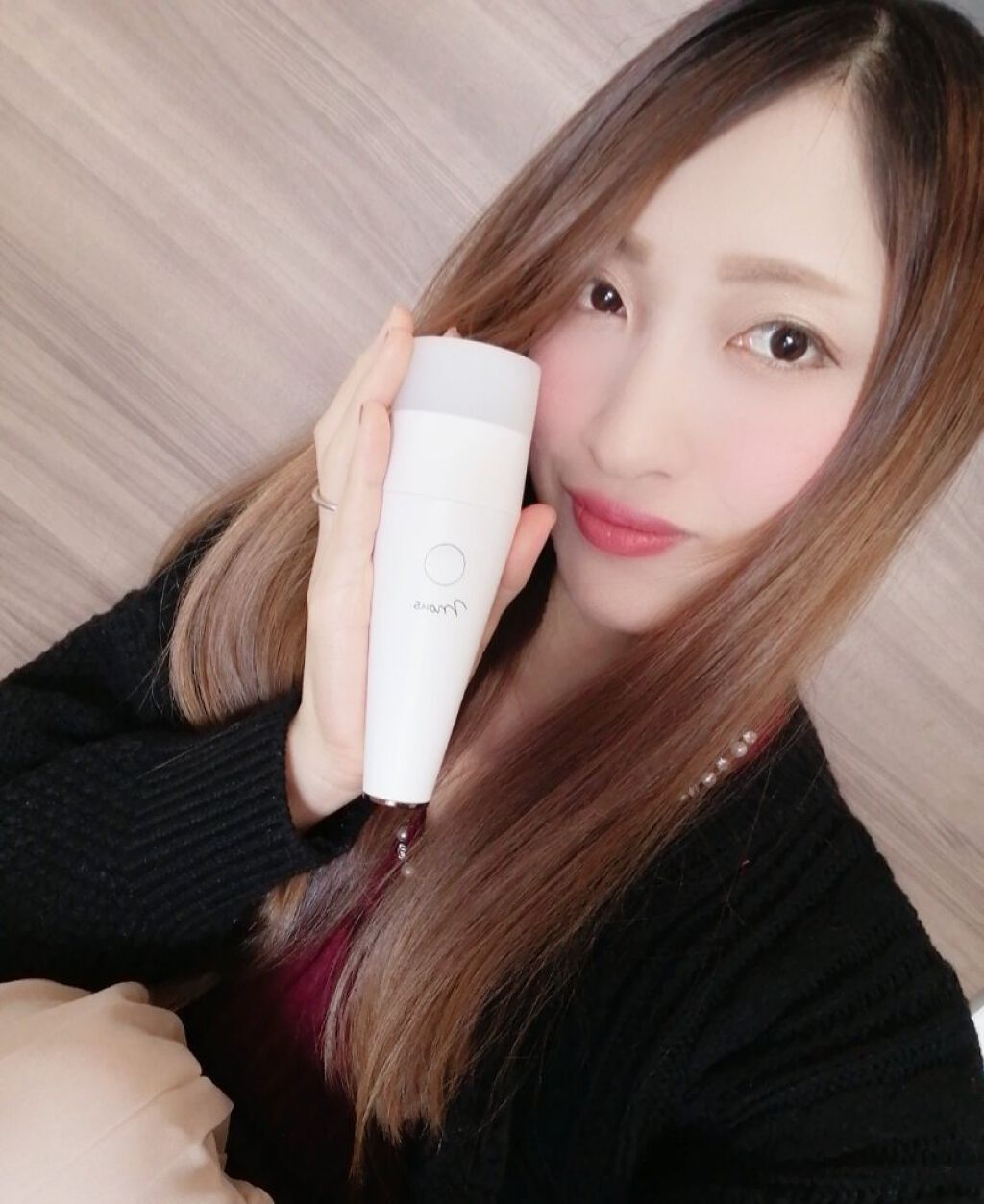 @official_mousさんの
プルミナスという美顔器を使ってみたよ❣️

バーニーズニューヨークが扱うビューティギアで最強の「ながら＆時短」エステを実現した美顔器です👑✨✨✨

洗顔、スキンケアの際に一緒に使用するだけでリフトアップ