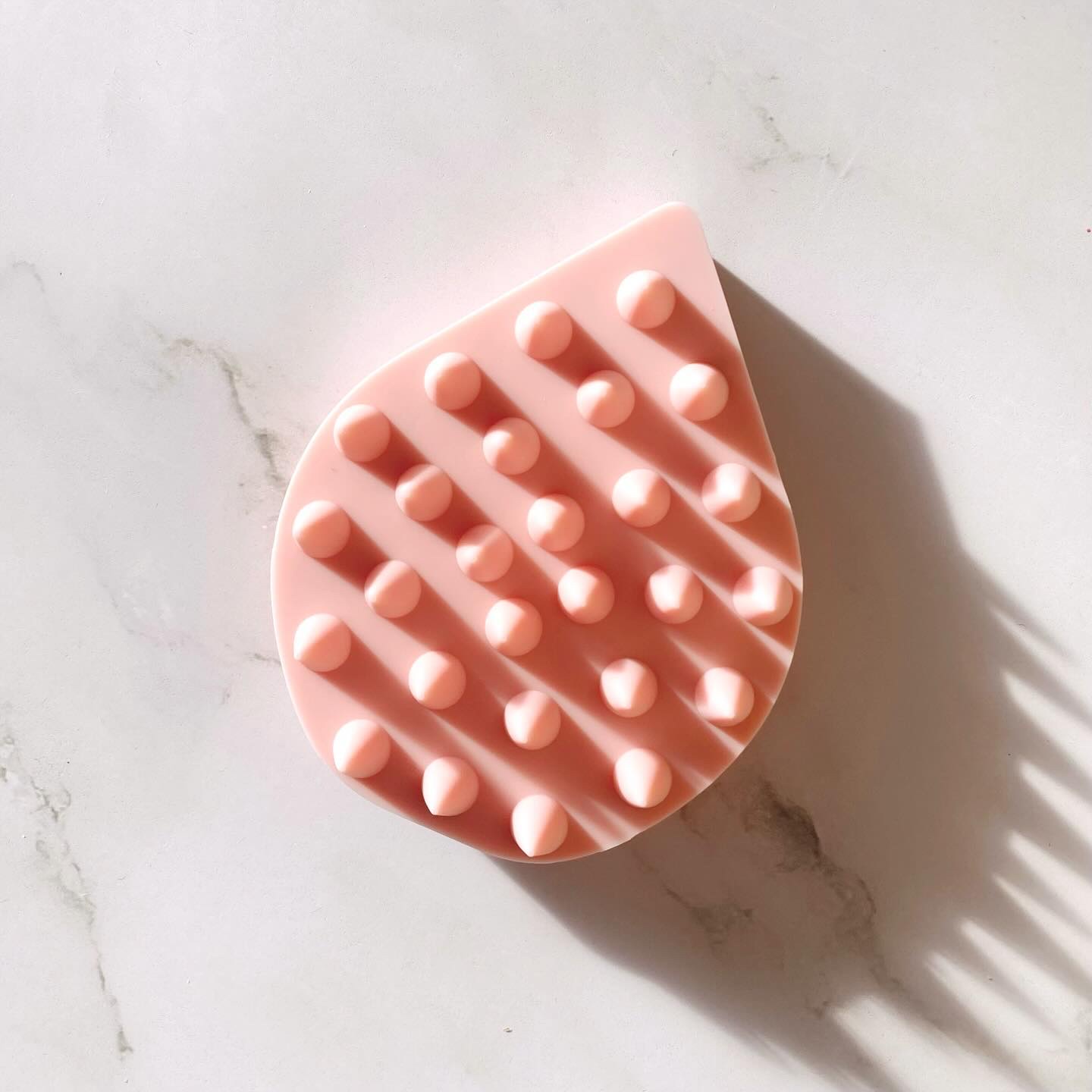 リラクシングマッサージブラシ/エトヴォス/スカルプブラシを使ったクチコミ（1枚目）