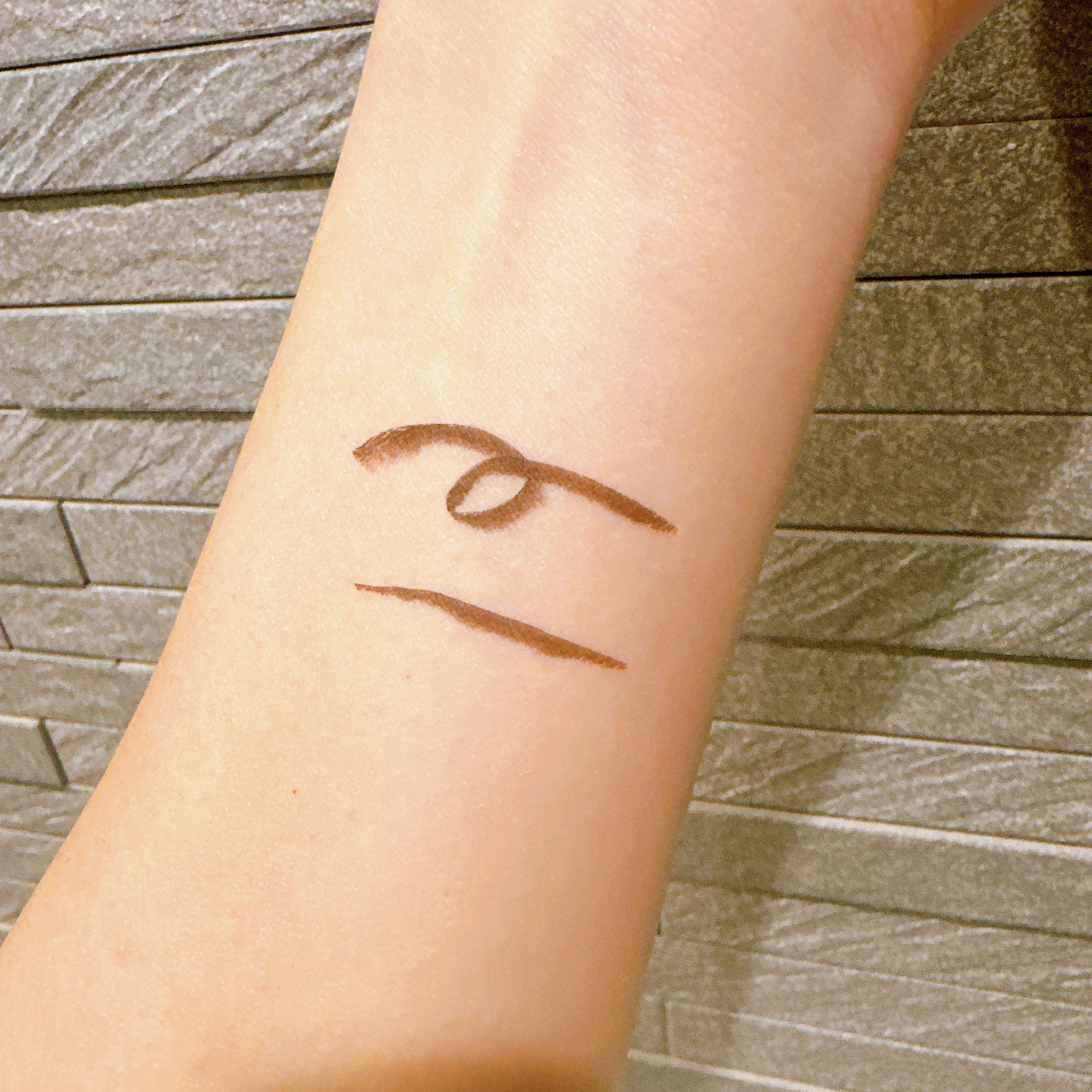 ベルベットライナー/LUMIURGLAS/リキッドアイライナーを使ったクチコミ（3枚目）