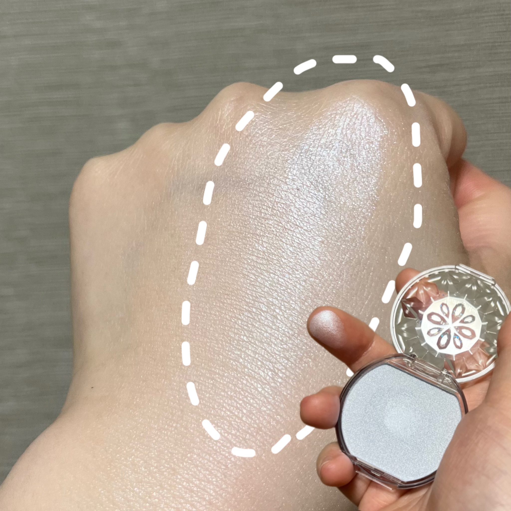 むにゅっとハイライター/キャンメイク/クリームハイライトを使ったクチコミ（3枚目）