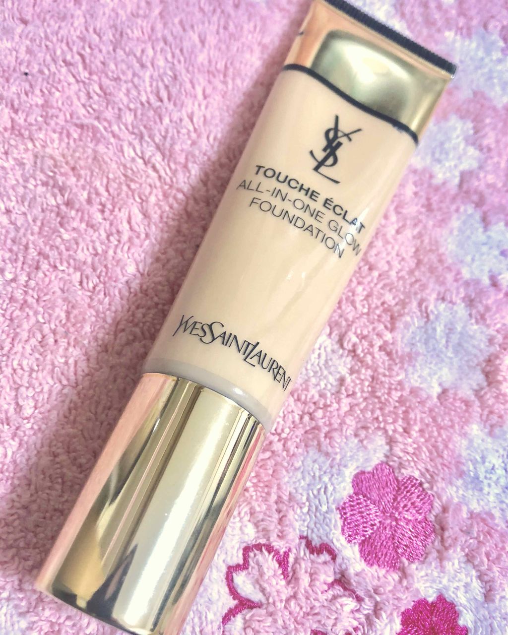 ラディアント タッチ オールインワン グロウ ファンデーション/YVES SAINT LAURENT BEAUTE/クリーム・エマルジョンファンデーションを使ったクチコミ(1枚目)