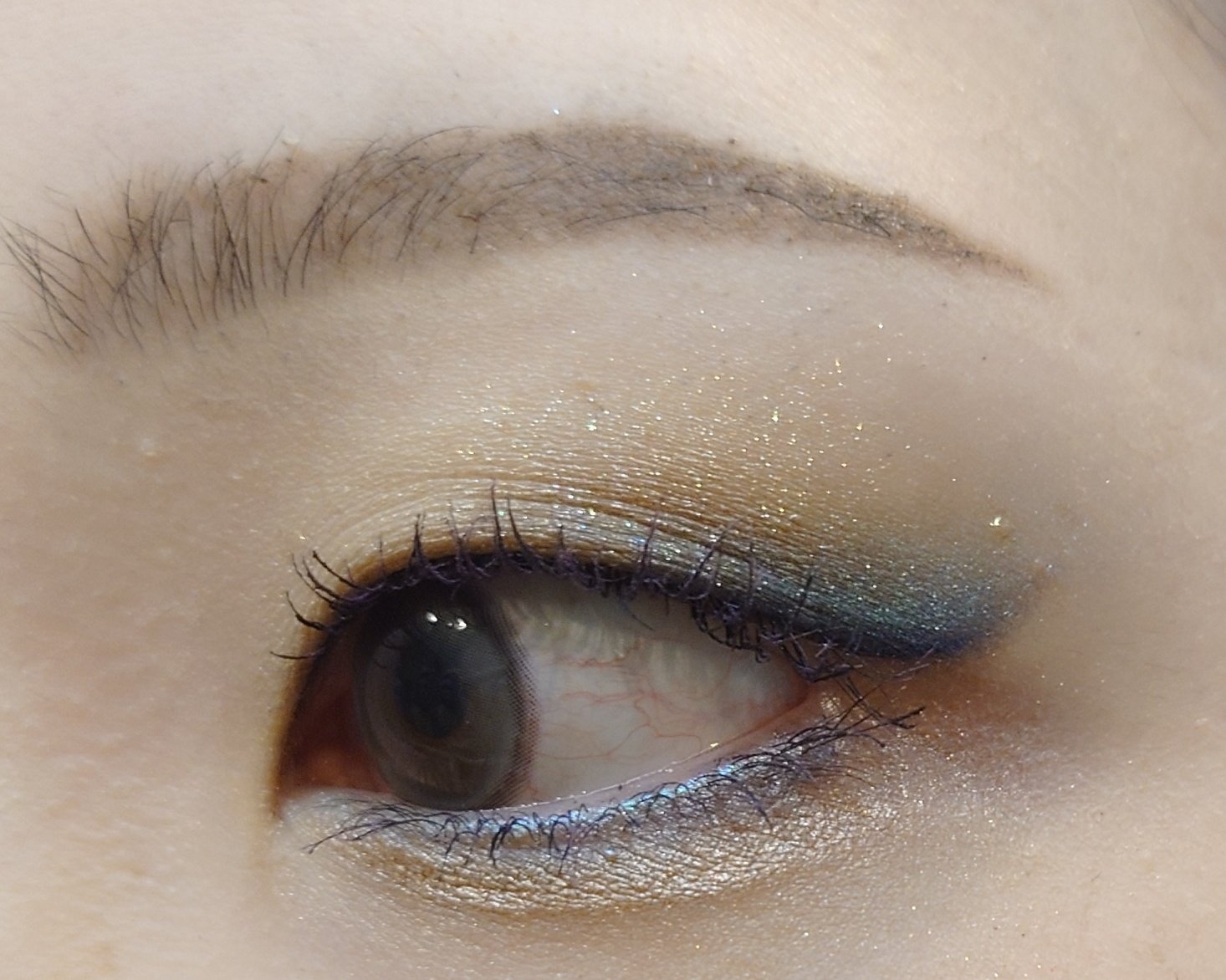 スターリットダイアモンドパウダー/MAKE UP FOR EVER/単色アイシャドウを使ったクチコミ（2枚目）