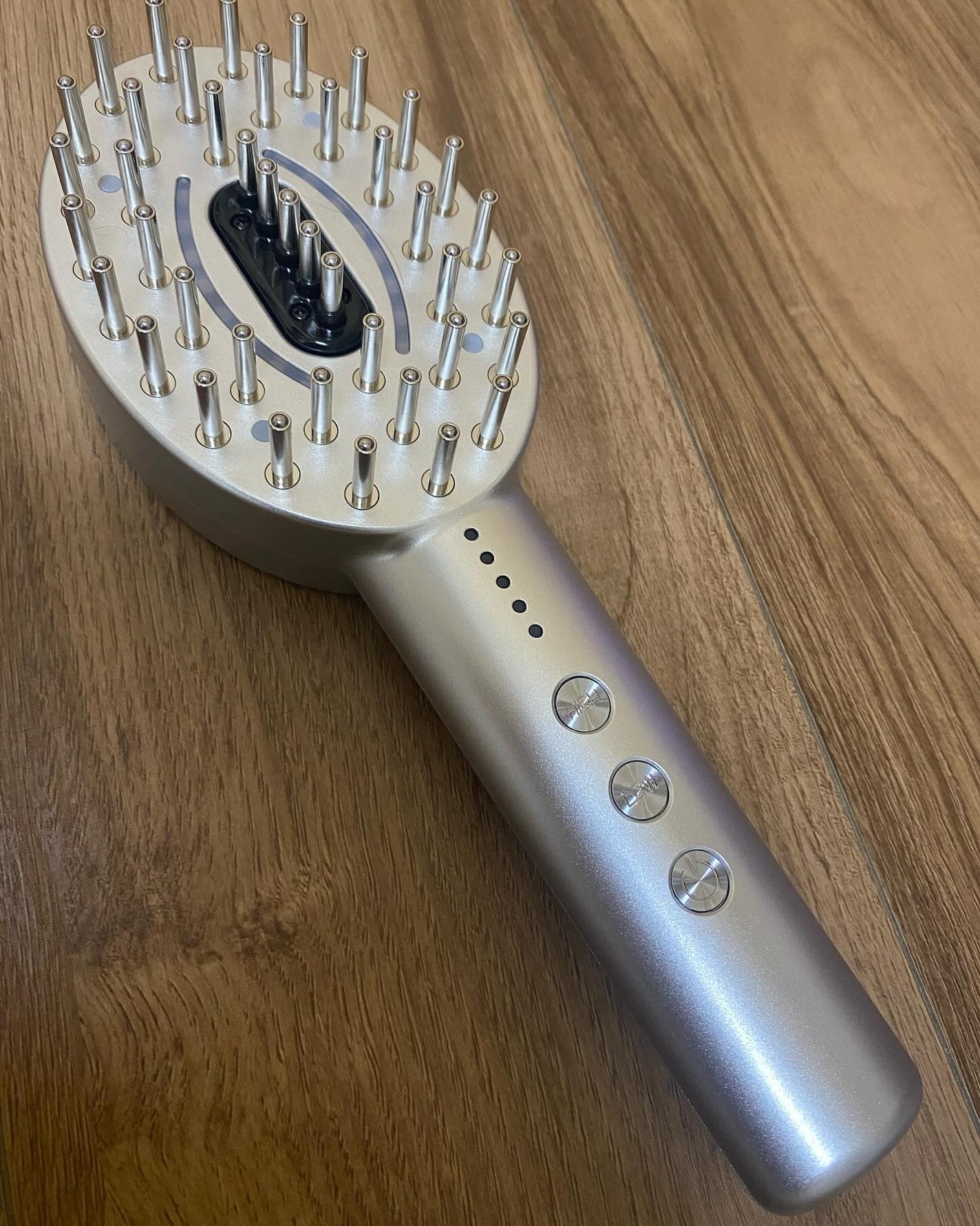 【値下げしました♪】NIPLUX EMS LIFT BRUSH 試してみた】EMS LIFT BRUSH NIPLUXのリアルな口コミ・レビュー