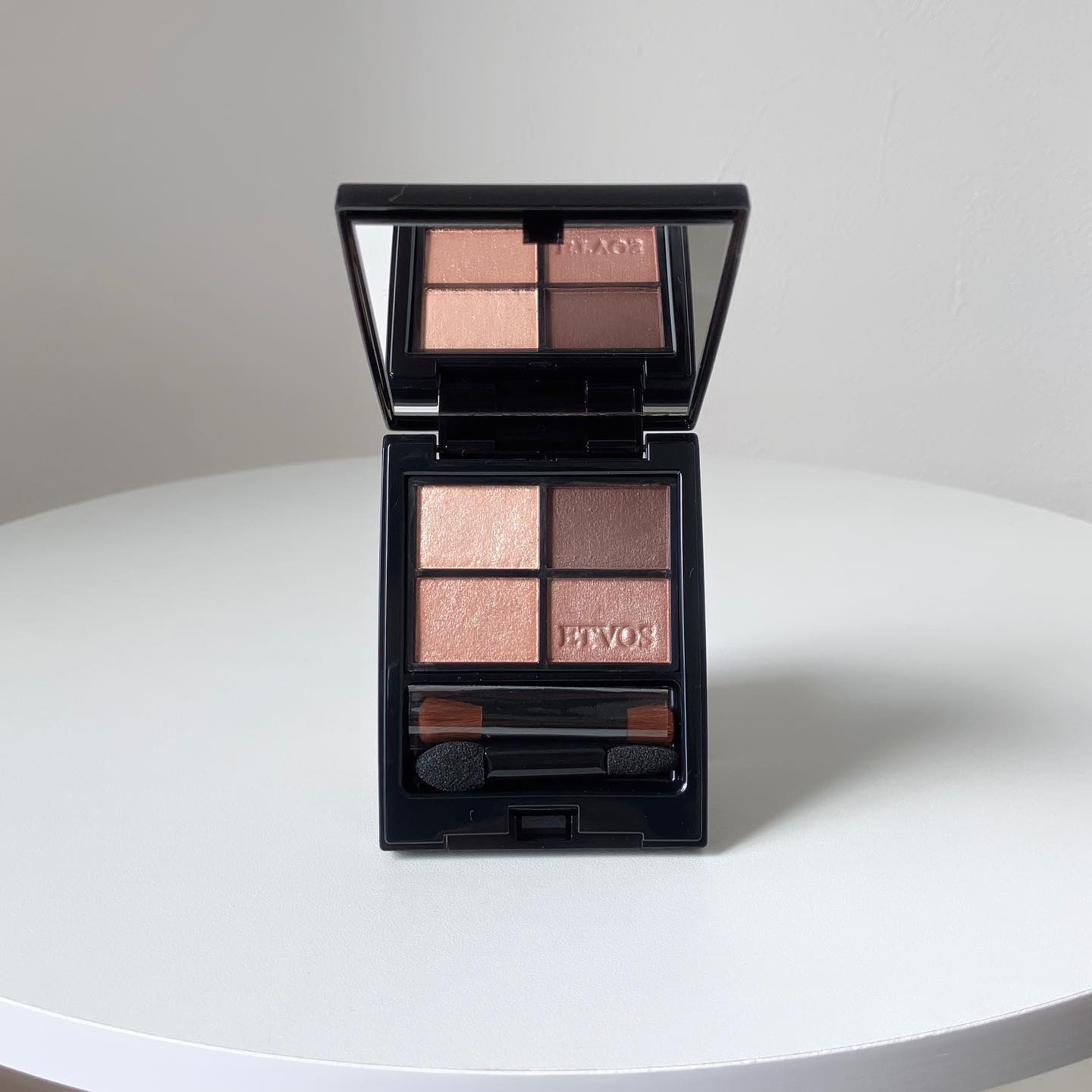 ミネラルクラッシィシャドー/エトヴォス/アイシャドウパレットを使ったクチコミ（1枚目）