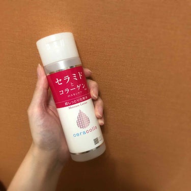 今まで無印の化粧水を使用してましたが、とろみのある化粧水の方が好きなので買ってみました。

つけた感想は、全く内側が保湿されなく、ただベタベタになるだけでした🙅‍♀️

無印の、導入液を付けてから、こち