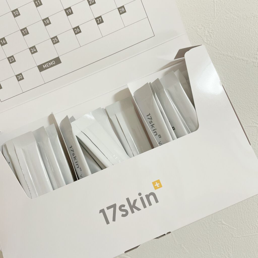 emra_emra on LIPS 「17skin 高濃度ビタミンC1包にレモン100個分!ビタミ..」(1枚目)