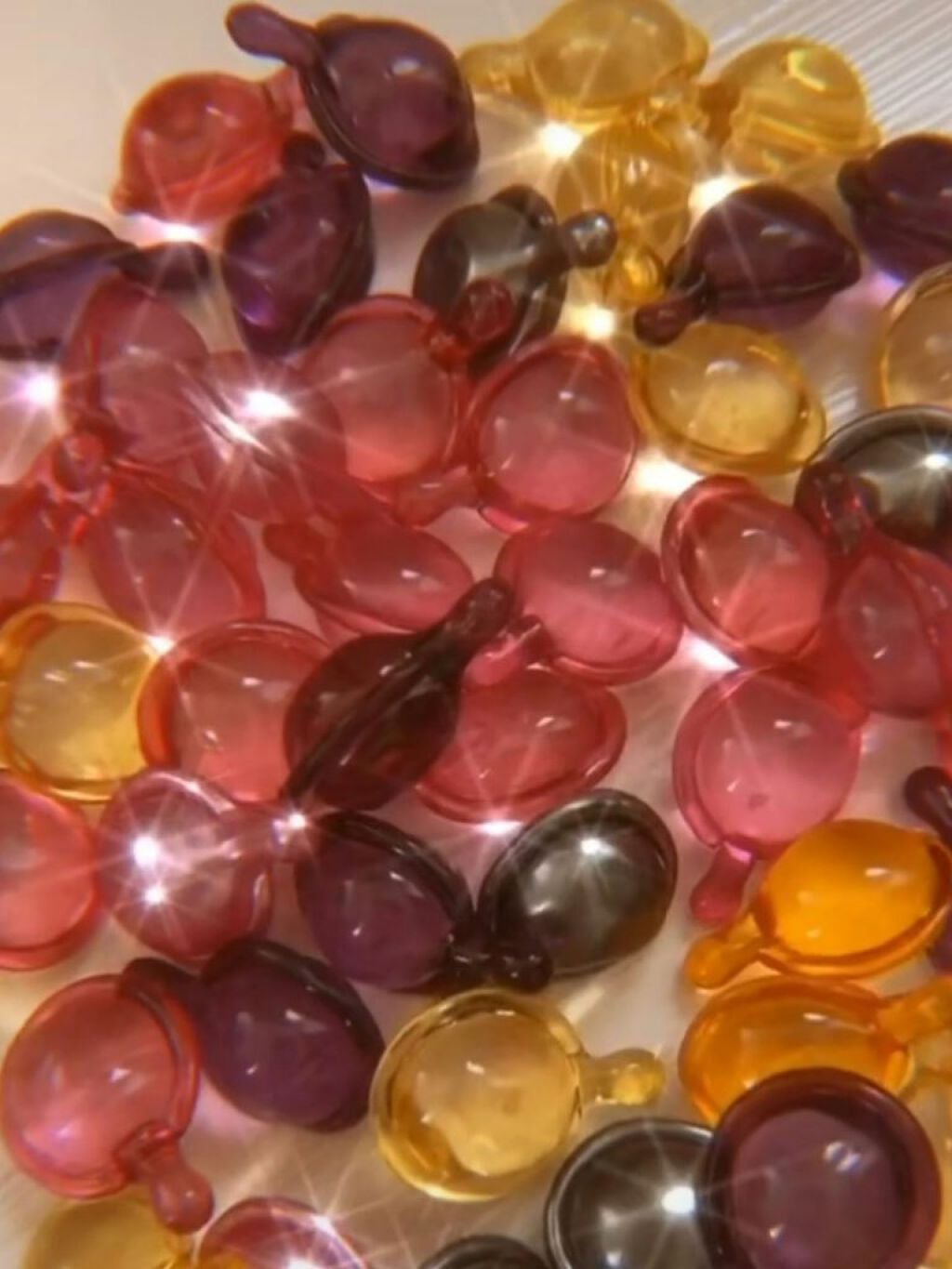 miyuki on LIPS 「【使った商品】eIIips【商品の特徴】4つ色がある!【使用感..」(1枚目)