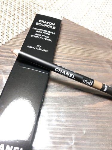 CHANEL クレイヨン スルスィルのクチコミ「CHANEL
クレイヨン　スルスィル
30 ブラン　ナチュレル

お値段はやはりCHANEL価.....」（3枚目）