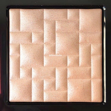 ハイライティング パウダー 33 ハニーグロウ（限定）/BOBBI BROWN/ハイライトを使ったクチコミ（3枚目）