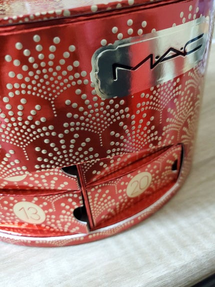 バースティング ウィズ サプライズ アドベント カレンダー/M・A・C/その他キットセットを使ったクチコミ(1枚目)