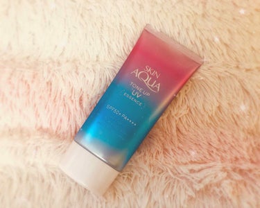 スキンアクア
トーンアップUVエッセンス
SPF50 PA++++

・透明感ブルー💎と血色感ピンク🌸をかけ合わせた
   ラベンダーカラー💜
・くすみが取れて色白に🥚
・ストロボパール配合💍
・サボン