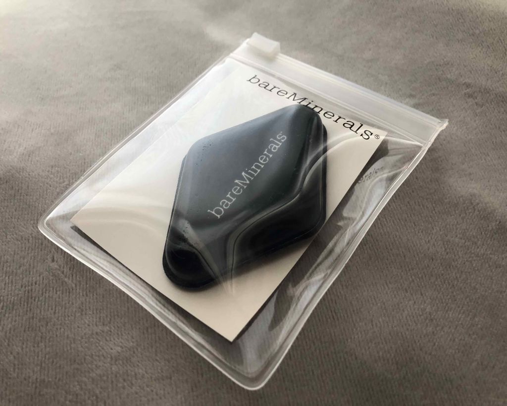デュアルサイド シリコン ブレンダー/bareMinerals/パフ・スポンジを使ったクチコミ(1枚目)
